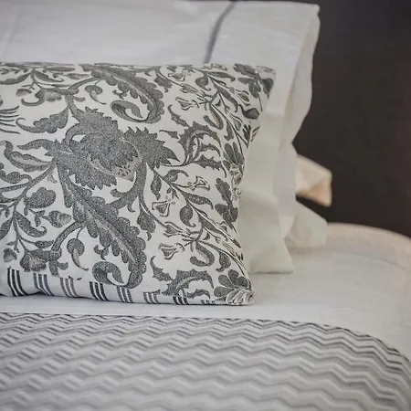 Kostantis Town فيلة