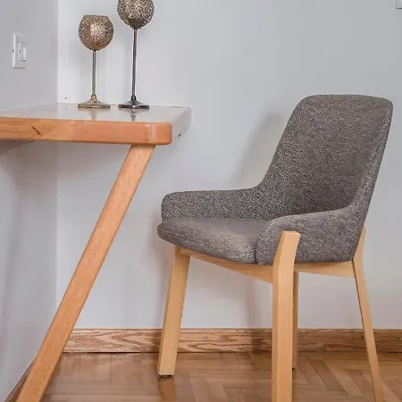 Kostantis Town فيلة