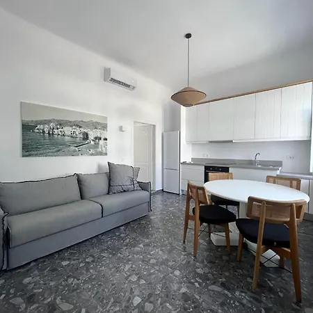 فيلة Kostantis Town