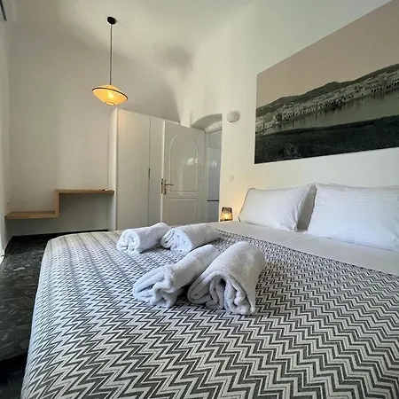 Kostantis Town Villa *
