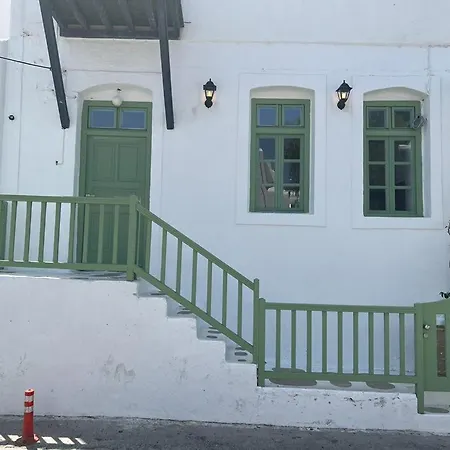 Kostantis Town Villa *